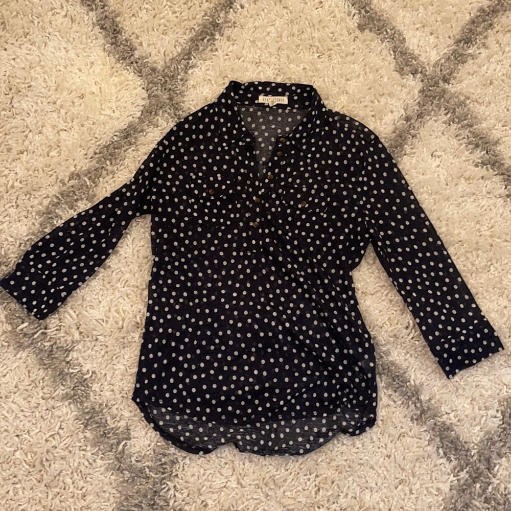 Aeropostale blue and white polka dot shirt
